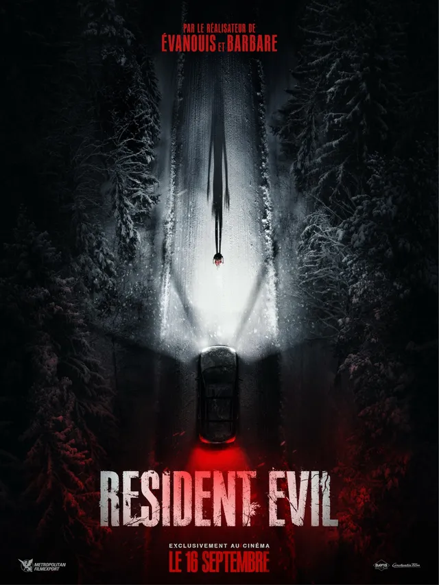 Affiche officielle du film Resident Evil (2026) de Zach Cregger, une silhouette au bout d'une route enneigée éclairée par les phares d'une voiture