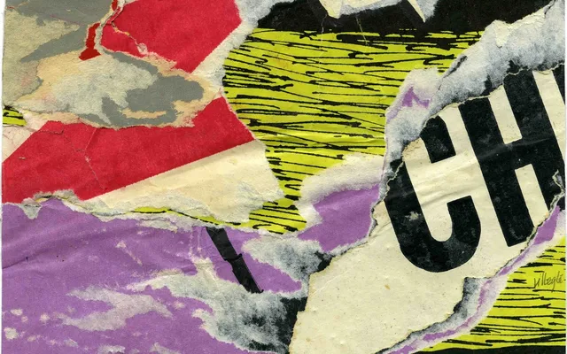 Fragment d'affiches lacérées signé Villeglé, visuel de l'exposition Paris à l'arraché au musée Carnavalet