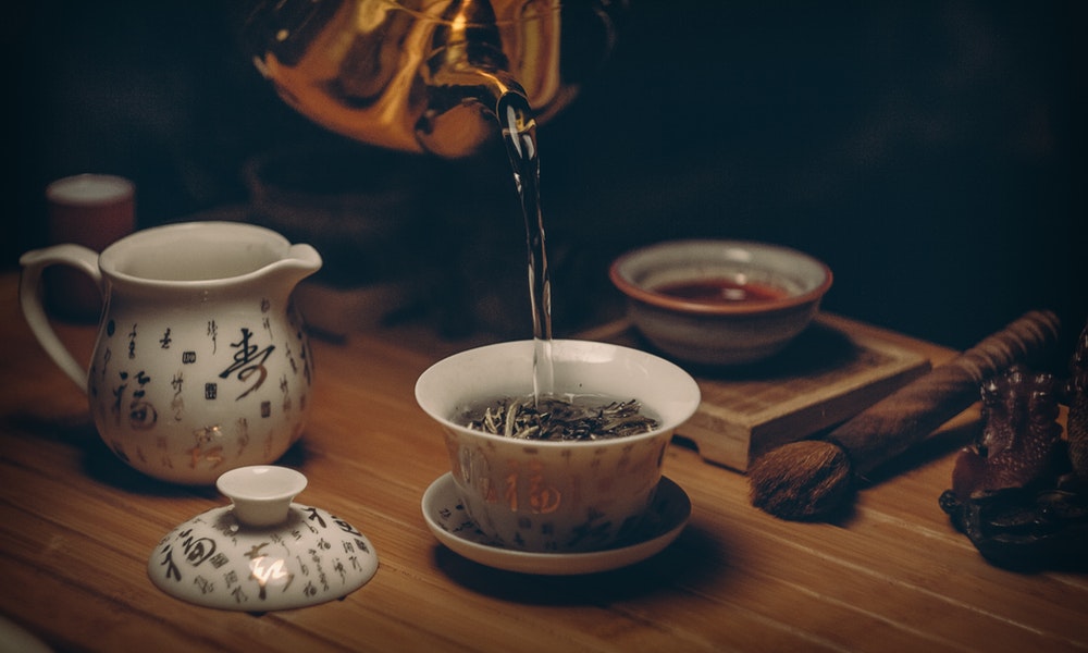 LE THÉ CHINOIS, PLUS HYDRATANT QUE L’EAU ? [1/3]