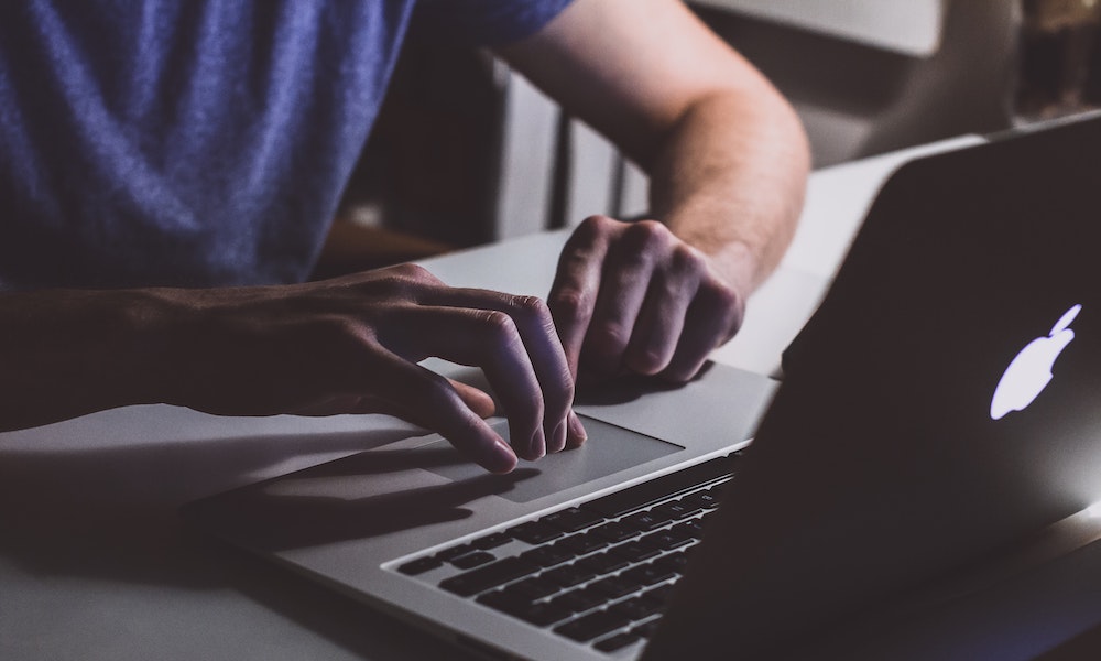 « Lis pas les commentaires en-dessous… »
