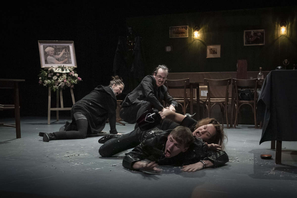 Au théâtre, le silence parle plus fort que les mots