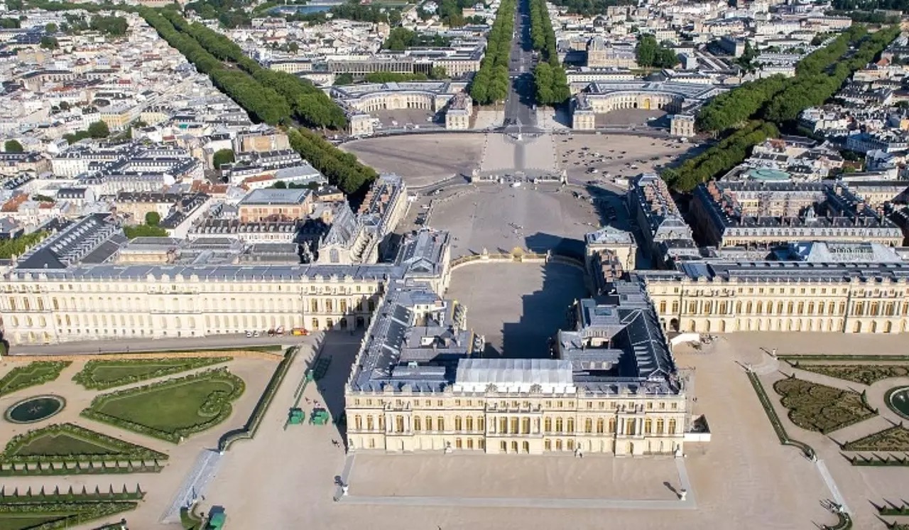 Faux sièges royaux à Versailles : le procès d'une supercherie qui éclabousse le marché de l'art