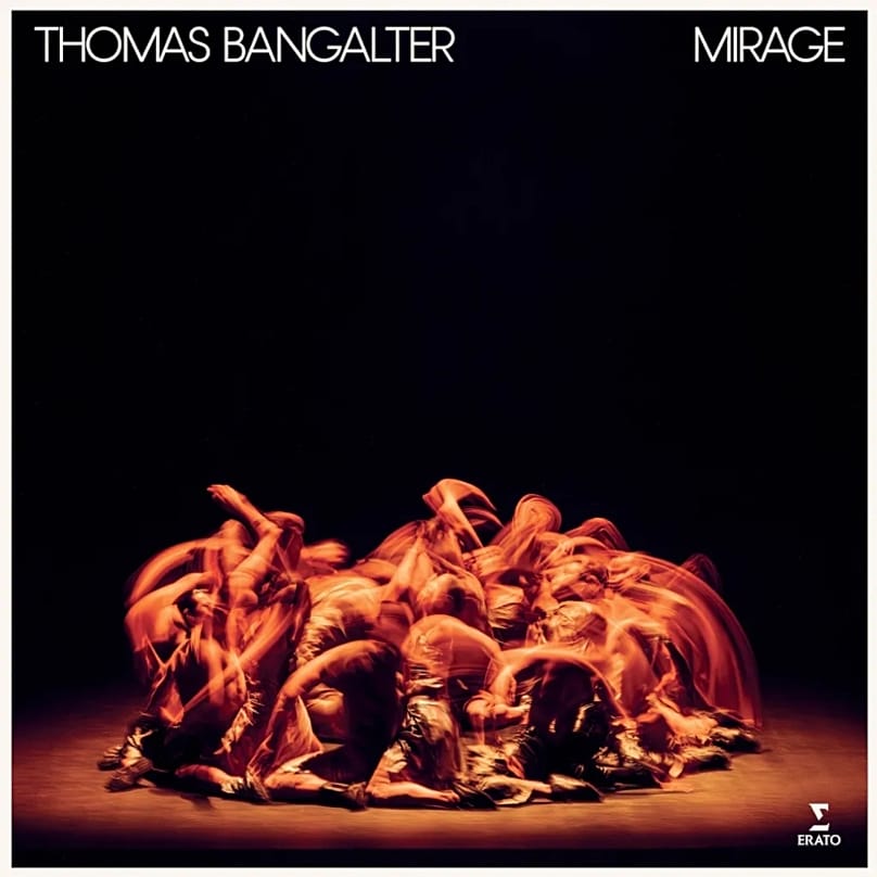 Pochette de l'album Mirage de Thomas Bangalter : seize danseurs enlacés en mouvement, teinte orangée sur fond noir, logo Erato
