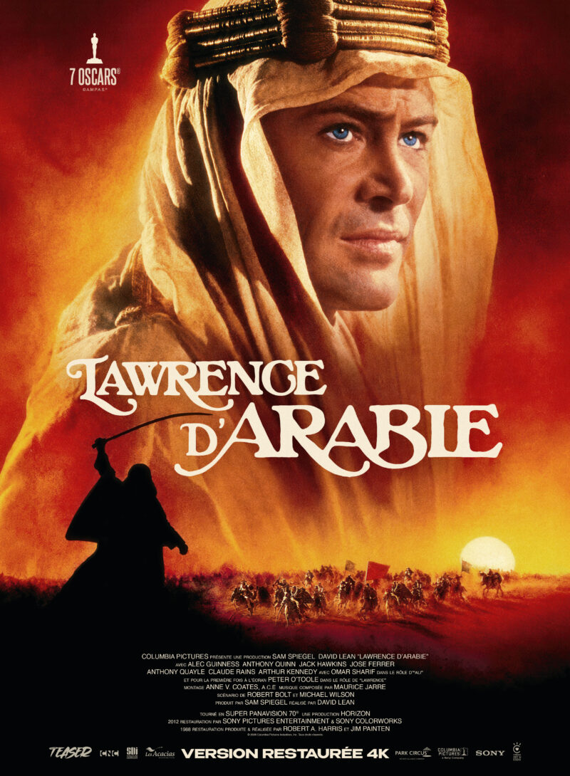 Affiche officielle de la ressortie 4K de Lawrence d'Arabie, avec Peter O'Toole en tenue bédouine sur fond de désert rouge