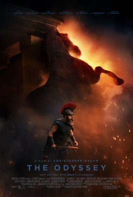 Affiche officielle de L'Odyssée de Christopher Nolan, avec Ulysse casqué devant un cheval de Troie embrasé