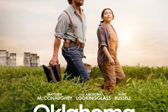 Affiche du film Oklahoma Honey : Matthew McConaughey en apiculteur et Angelina LookingGlass dans un champ, avec des ruches