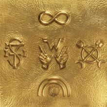 Pochette dorée de l'album Weezer (Gold Album), 2026 : logo W et symboles embossés sur fond métal doré