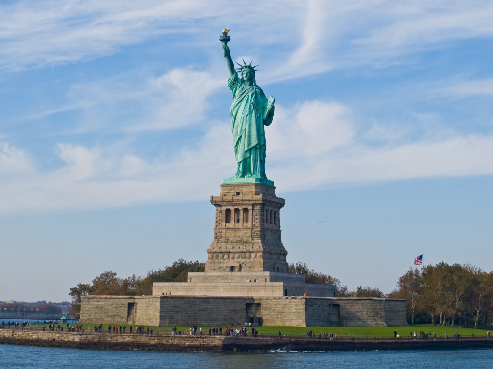La Statue de la Liberté d'Auguste Bartholdi sur son socle, à New York