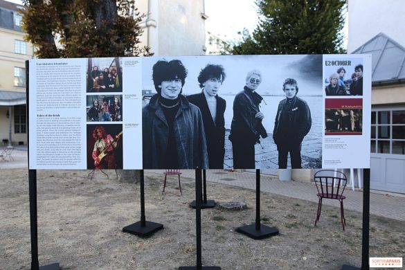 Panneau de l'exposition U2 : une histoire irlandaise au Centre culturel irlandais à Paris, avec des photos du groupe