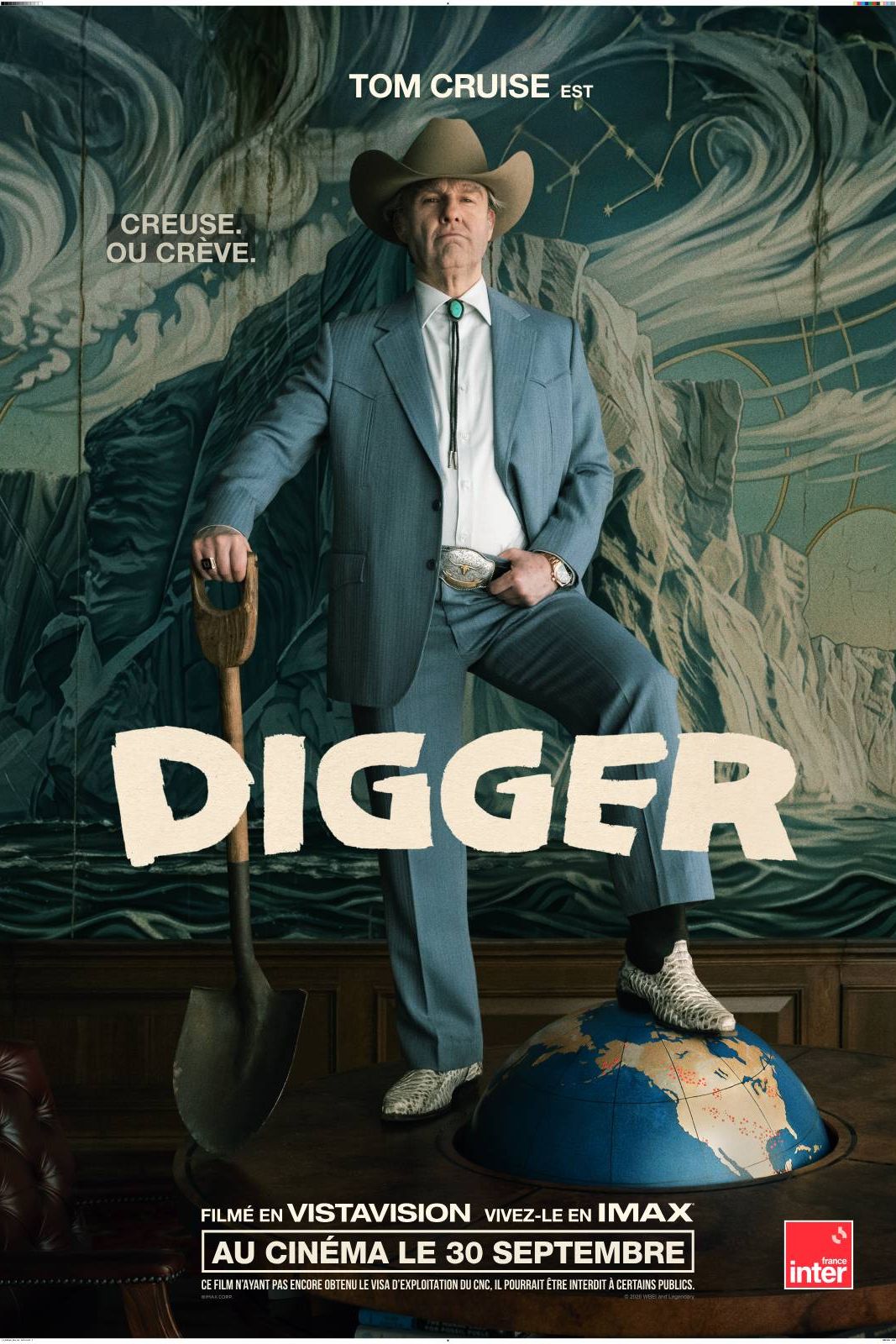 Affiche officielle du film Digger d'Alejandro González Iñárritu avec Tom Cruise en costume et chapeau de cowboy, un pied sur un globe
