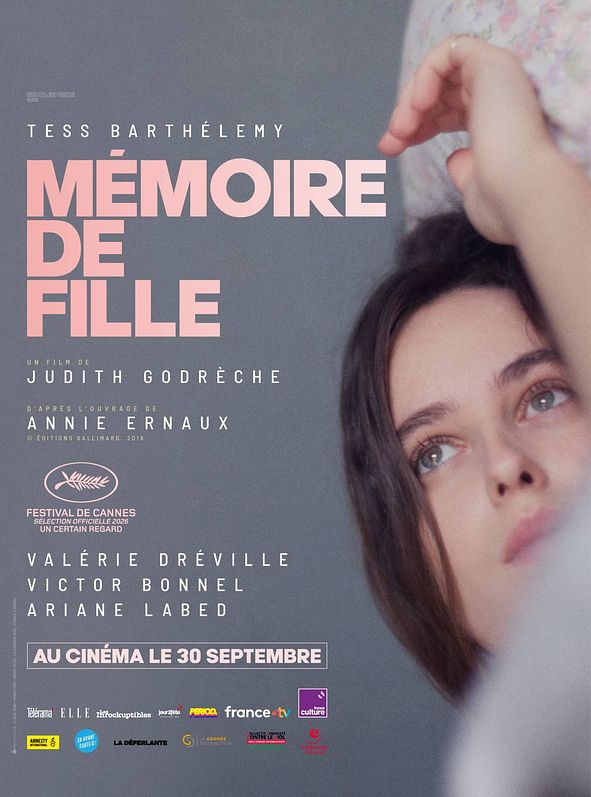 Affiche officielle du film Mémoire de fille de Judith Godrèche, avec Tess Barthélémy
