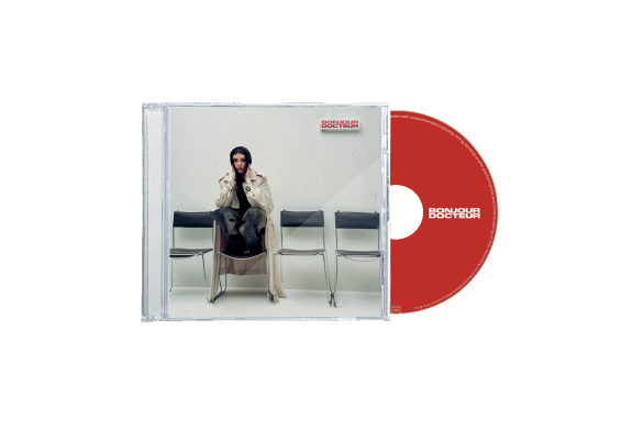 Pochette de l'album Bonjour Docteur de Hoshi : l'artiste assise sur une chaise dans une salle d'attente
