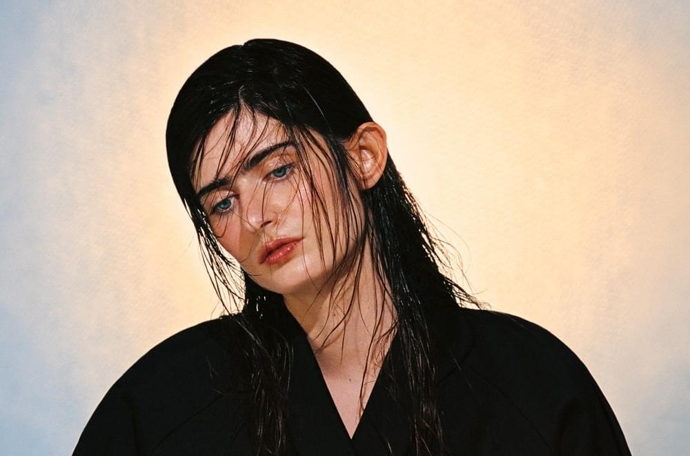 La chanteuse Marguerite, révélation de la Star Academy, pour la sortie de son premier album Guérir