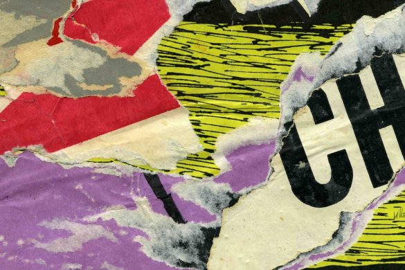Fragment d'affiches lacérées signé Villeglé, visuel de l'exposition Paris à l'arraché au musée Carnavalet